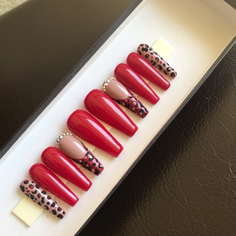 Red,nude & Animal print Press on nails!